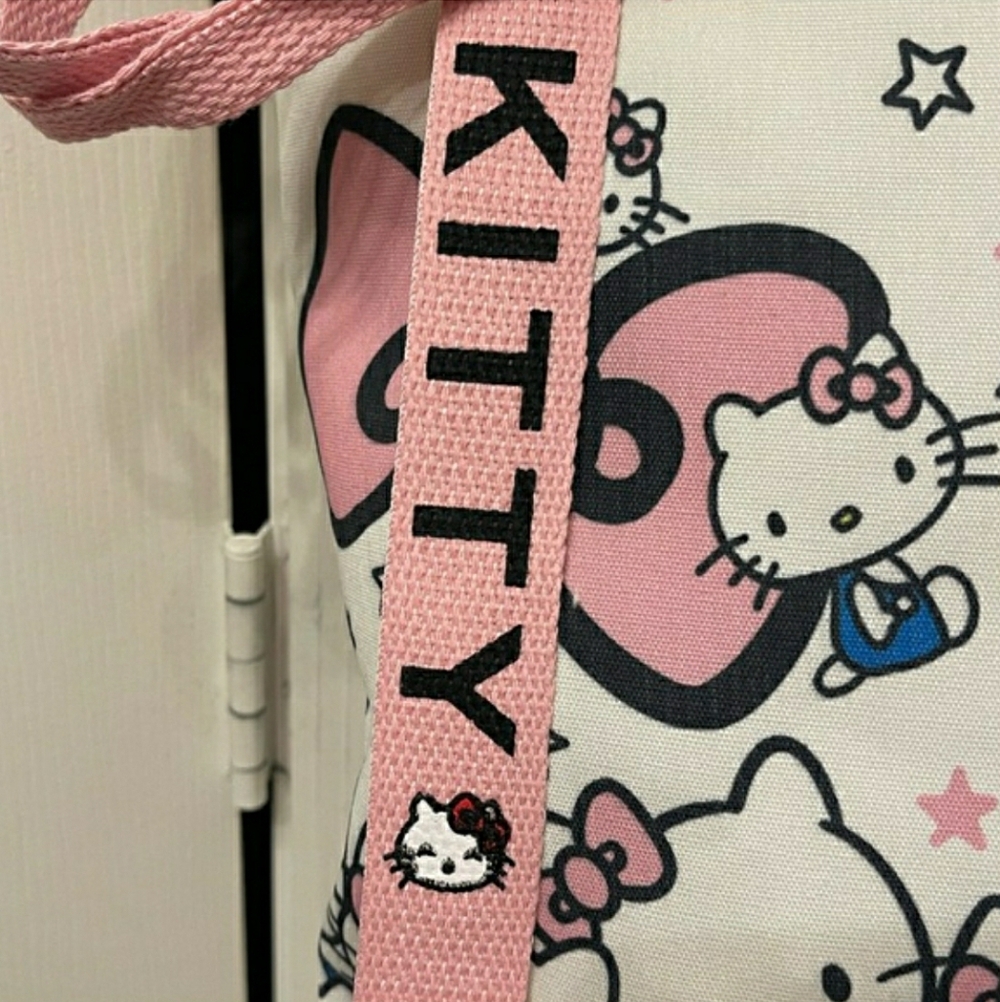 NWT! Hello Kitty  'Hi I'm Hello Kitty' Zip Closure Tote Bag (Cream & Pink) - Picture 2 of 7